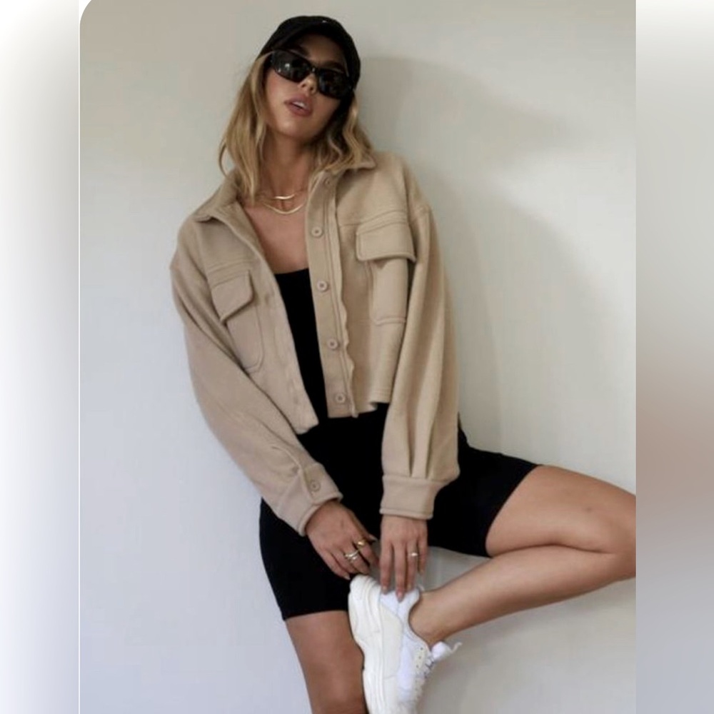 Nude / beige light jacket - size small